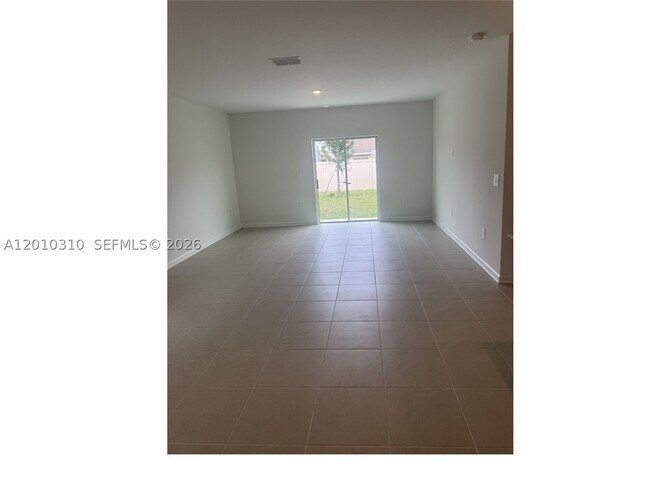 Building Photo - 5423 Meadow Walk Dr