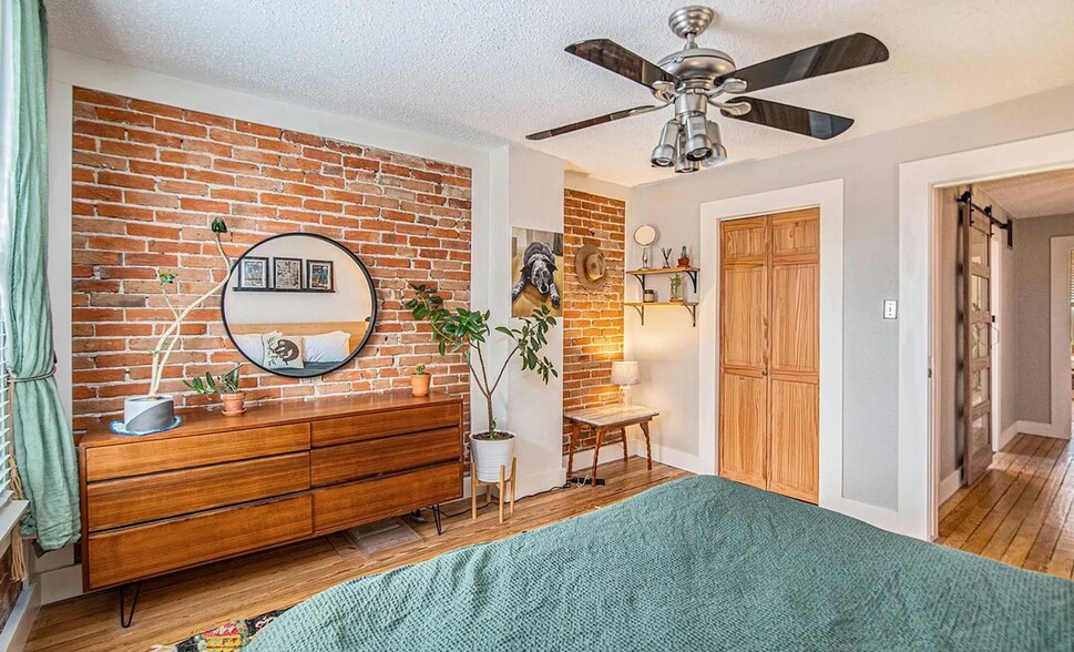 Building Photo - 121 E 8th Ave