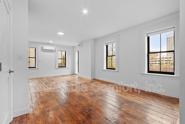 Building Photo - 205 Summer St