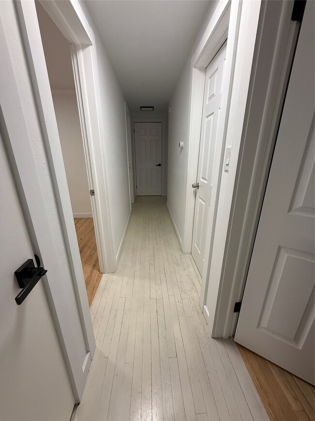 Building Photo - 517 Tulane St