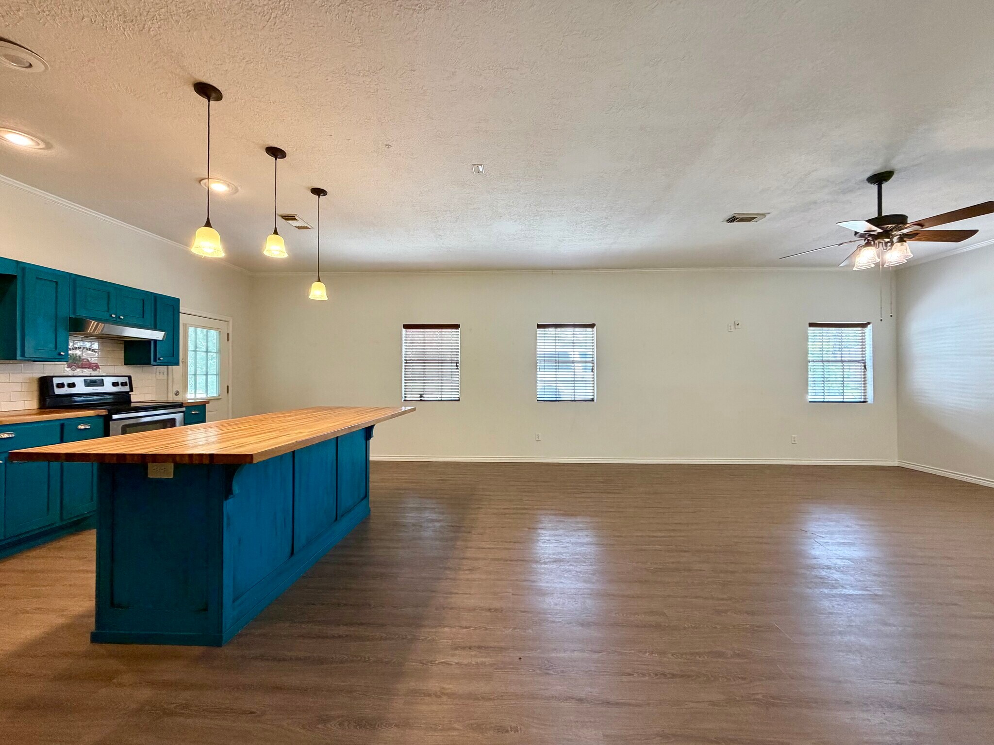 Building Photo - 6498 Verde St