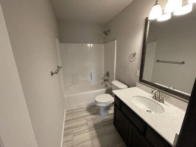 Building Photo - 1105 Osprey Dr