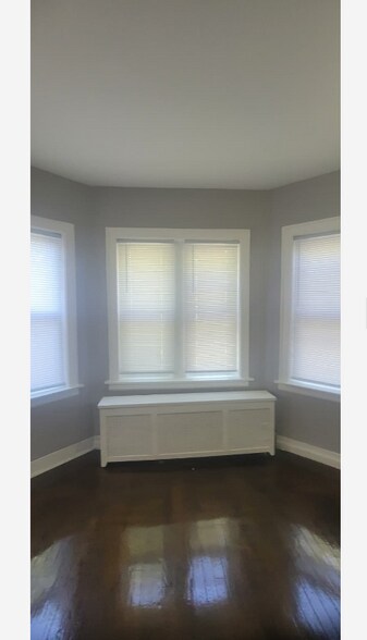 Building Photo - 8043 S Maryland Ave