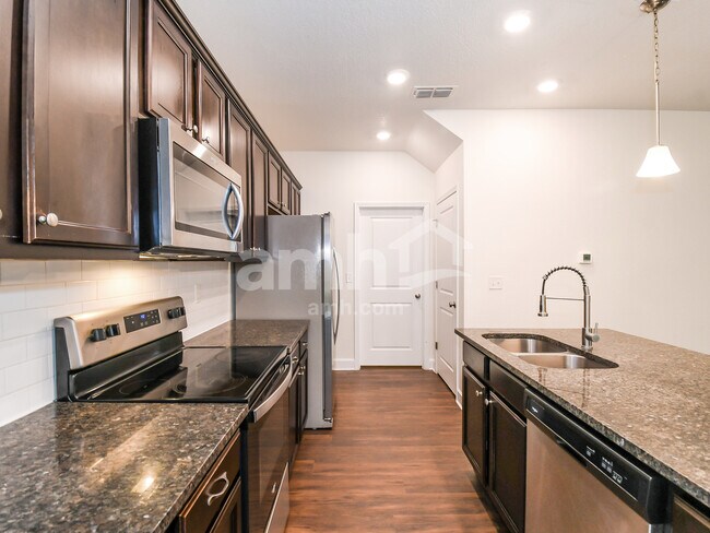 Building Photo - 8559 Highfield Ave