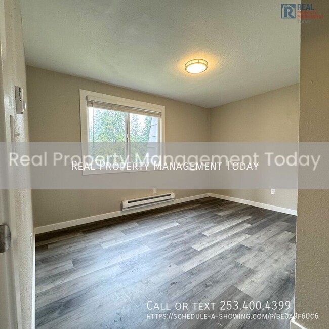 Building Photo - Newly Remodeled Apartment In Olympia!