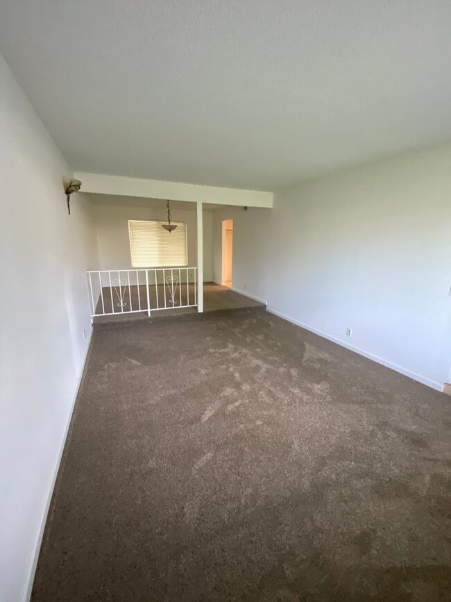 Building Photo - 183 Clayton Cir