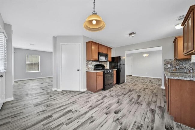 Building Photo - 6607 Colonial Rose Ln