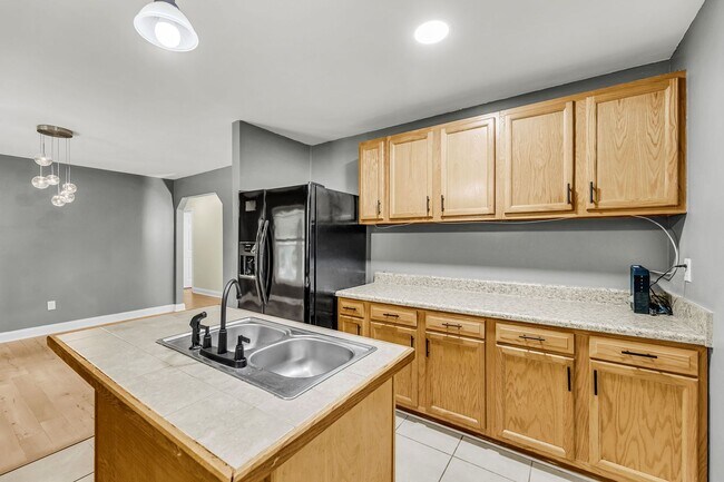 Building Photo - Solid Brick Home on Nearly Half an Acre — Space, Privacy & Charleston Convenience