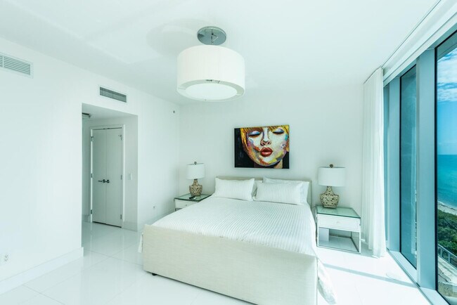 Building Photo - 6899 Collins Ave