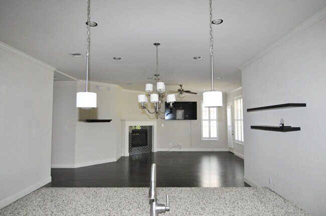 Building Photo - 9948 Haversham Dr