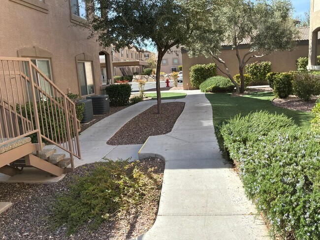 Building Photo - 2 bedroom 2 bathroom Condo