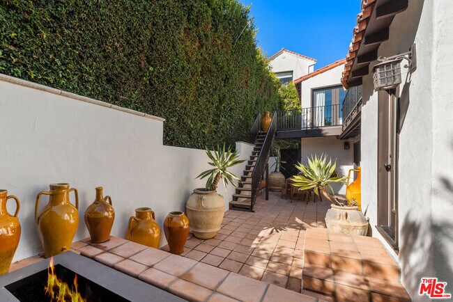 Building Photo - 1417 Queens Rd