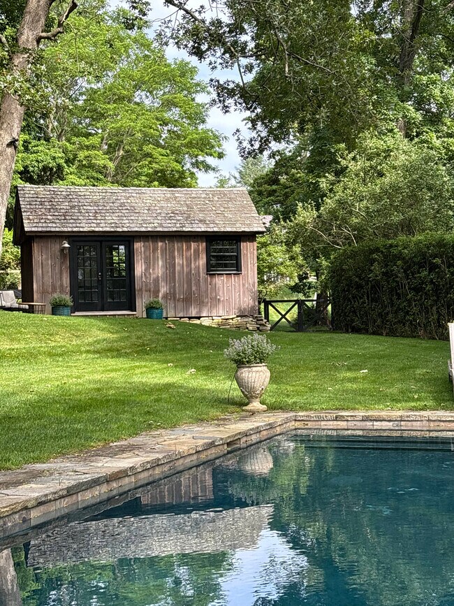 Building Photo - 21 Rawson Rd