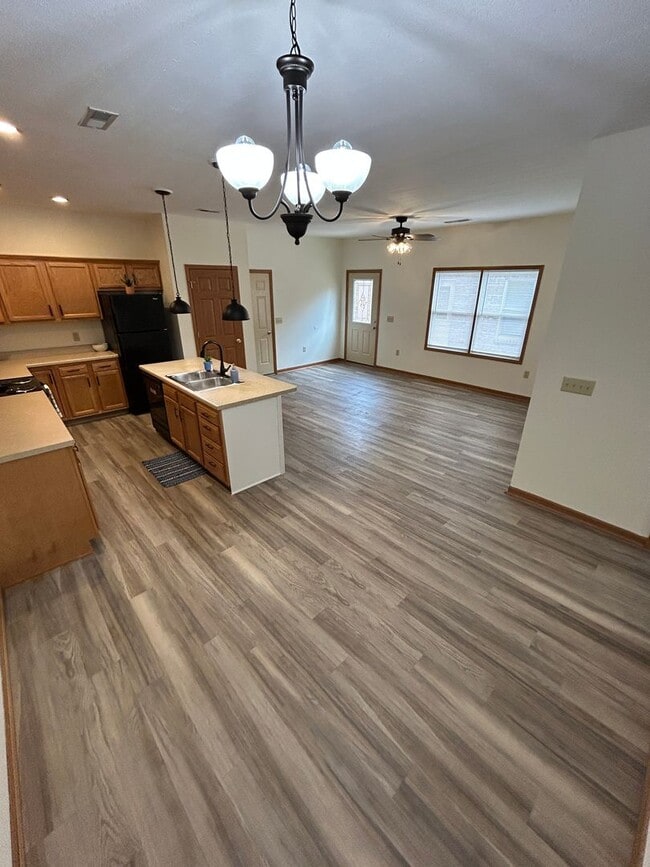 Building Photo - Modern & Spacious 3-Bedroom Ranch Condo – Coming April 2026!