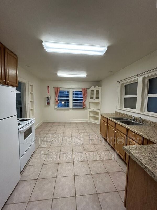 Building Photo - 11380 SW Greenburg Rd