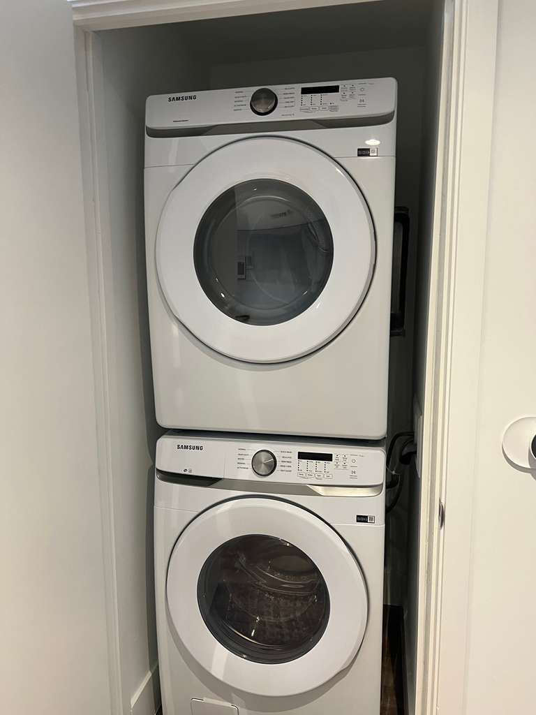 Building Photo - 2722 SW 28th Ave