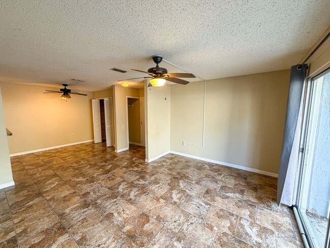 Building Photo - Windsor Park #311