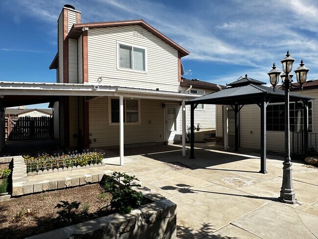 Building Photo - 5906 S Blue Iron Way