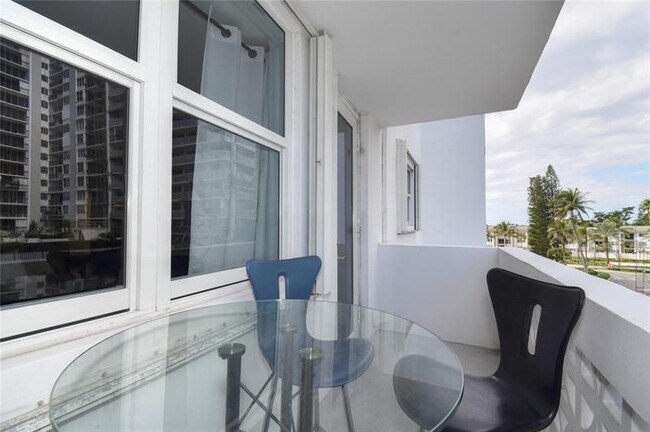 Building Photo - 4250 Galt Ocean Dr