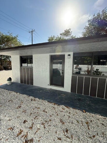 Primary Photo - 6216 Cleveland St