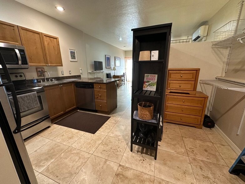 Building Photo - 4320 Mesa Grande Pl SE