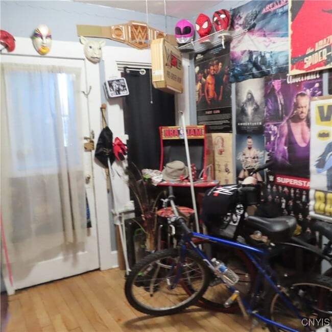 Building Photo - 540 Teall Ave