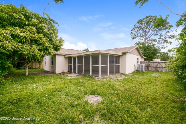Building Photo - 529 Edward Rd