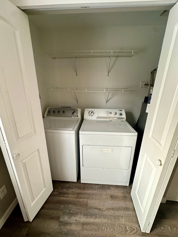 Building Photo - 2418 Wisconsin St SW