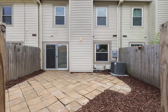 Building Photo - Fantastic home in Kemspville lakes