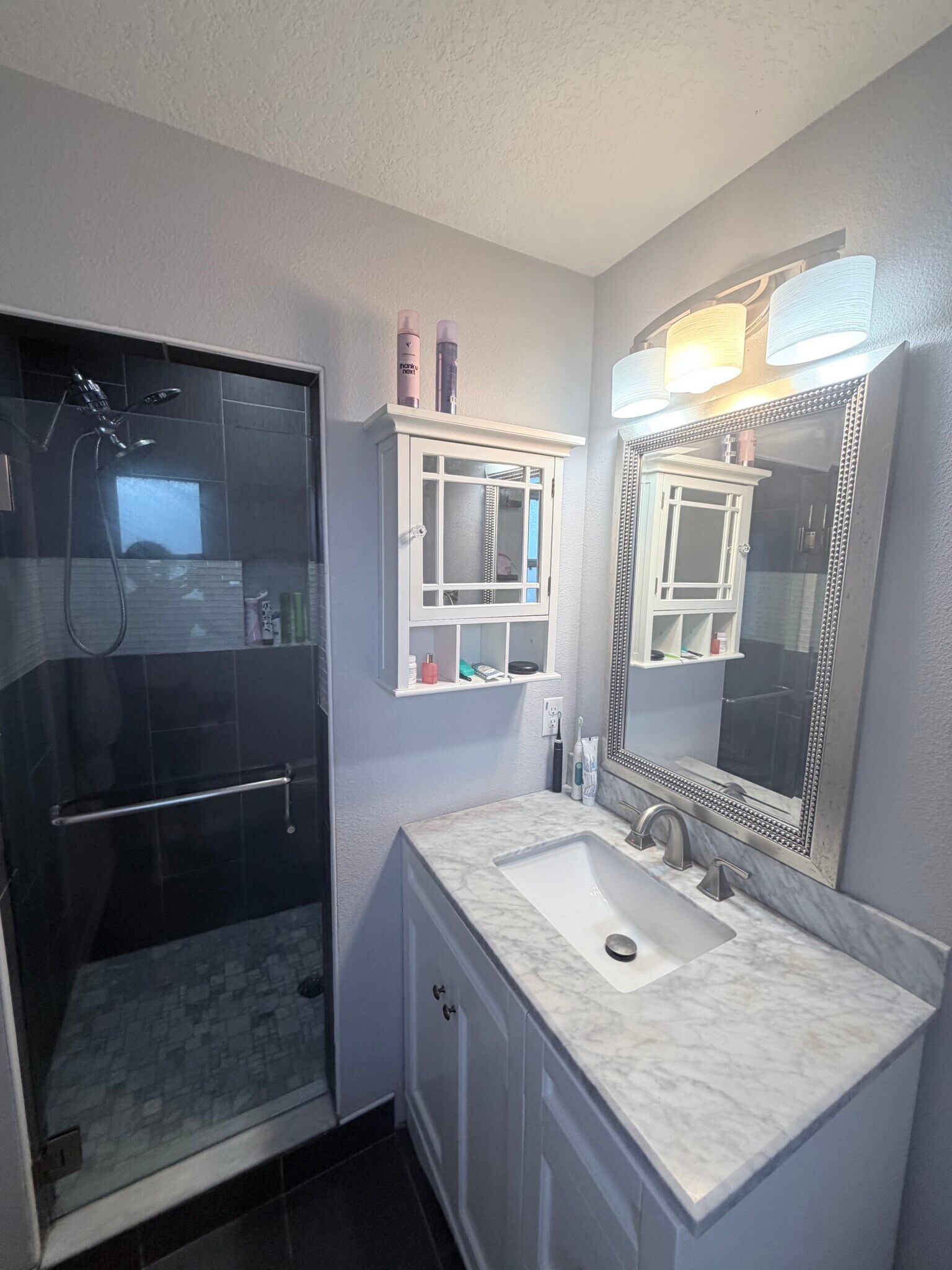 Building Photo - 4606 River Hills Dr