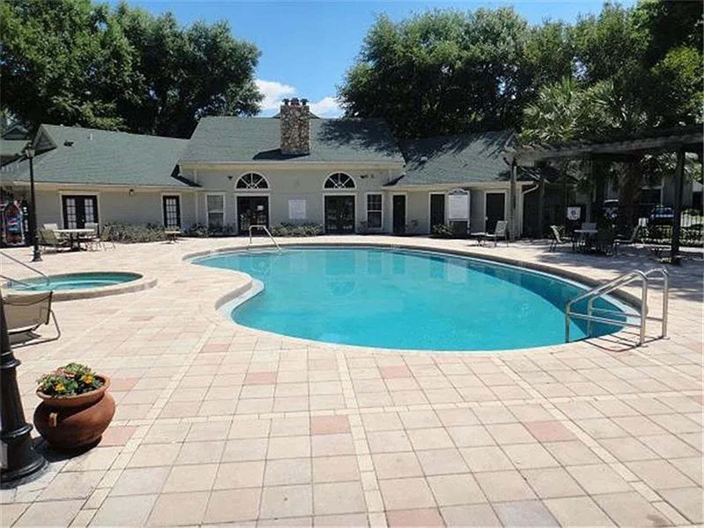 Building Photo - 6184 Westgate Dr