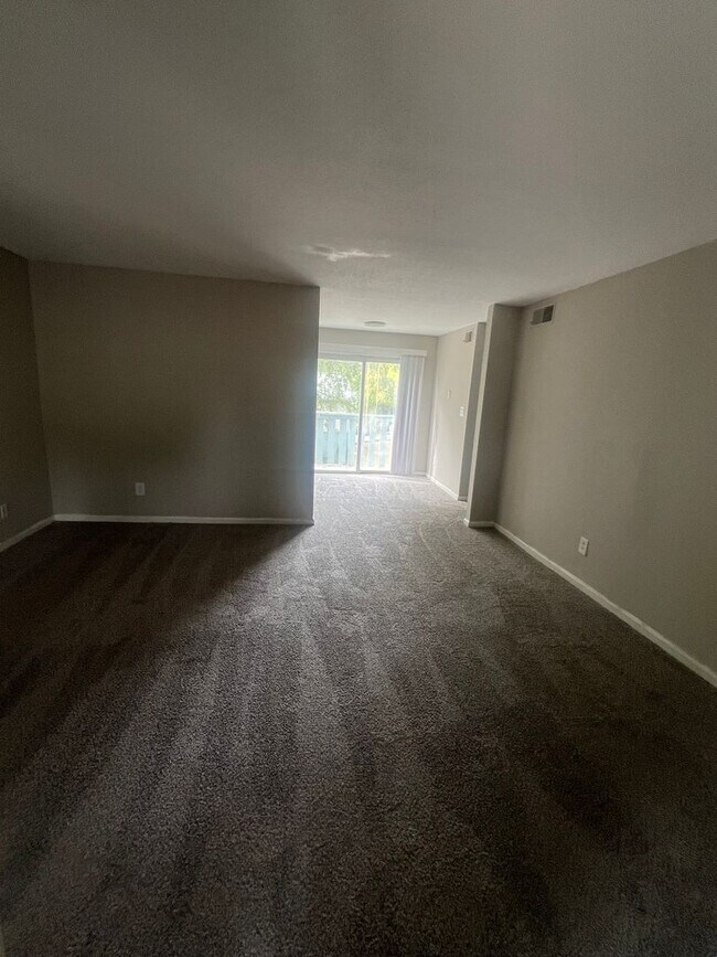 Building Photo - South Charlotte Rental at Sharon Lakes Con...
