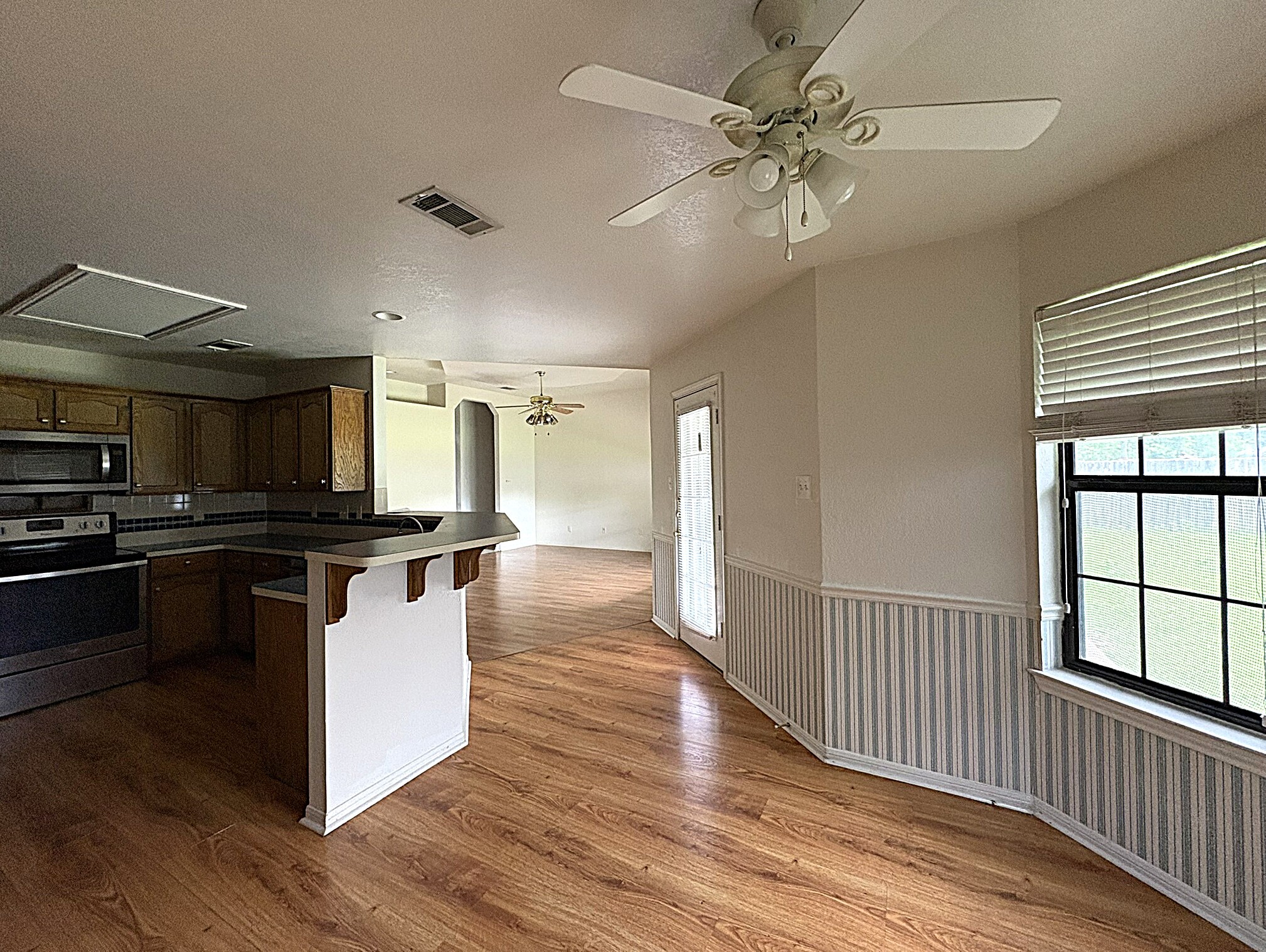 Building Photo - 3912 Bur Oak Dr