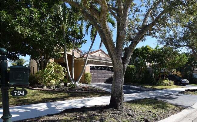 Building Photo - 794 San Remo Dr