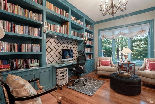 Building Photo - 10 Idlewood Rd