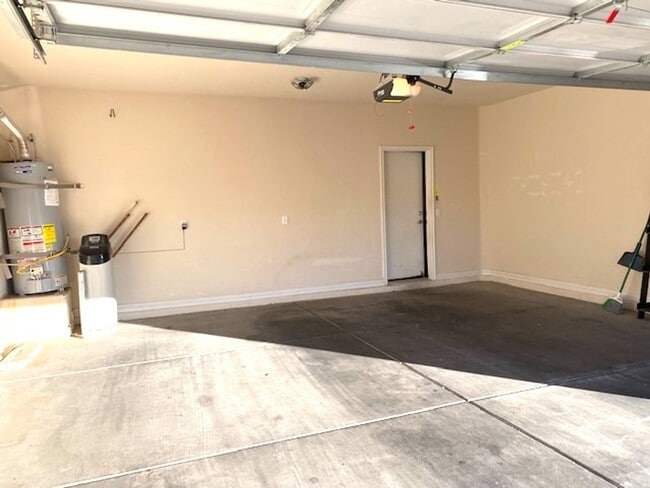 Building Photo - Available on July 31, 2025 For Viewing. Su...