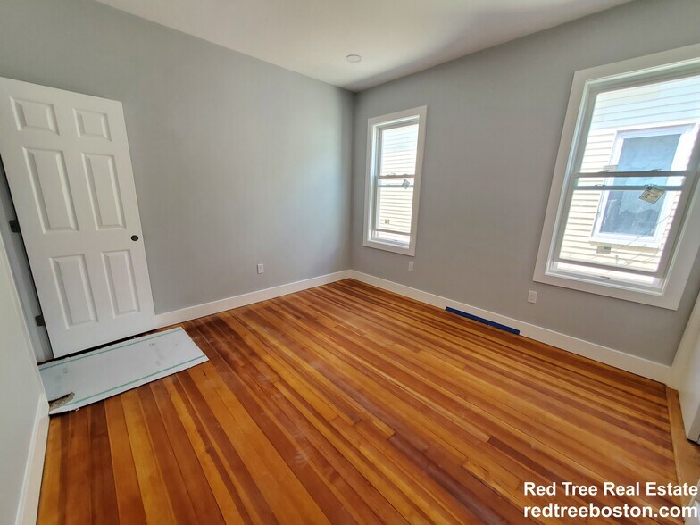 Building Photo - 31 Faywood Ave