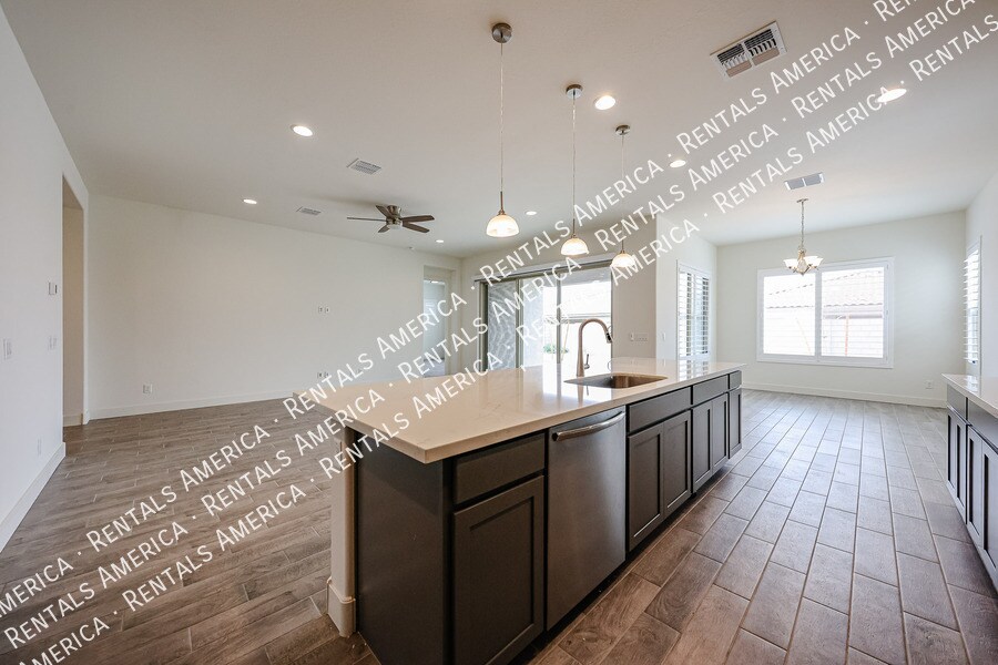 Building Photo - 274 S 164th Dr