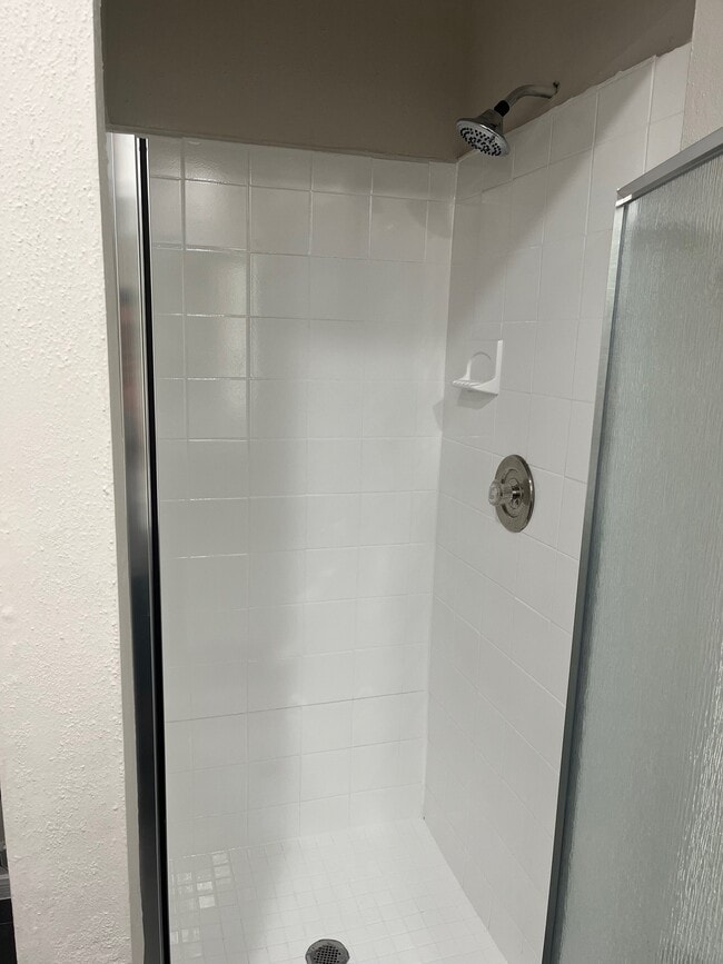 Building Photo - 2434 Long Reach Dr