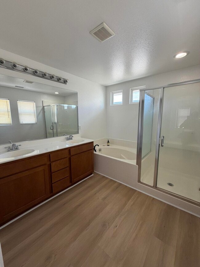 Building Photo - 1356 Comfrey Leaf Dr