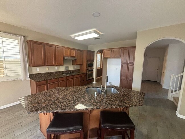 Primary Photo - Beautiful 4 Bedroom Home Near Island Water...