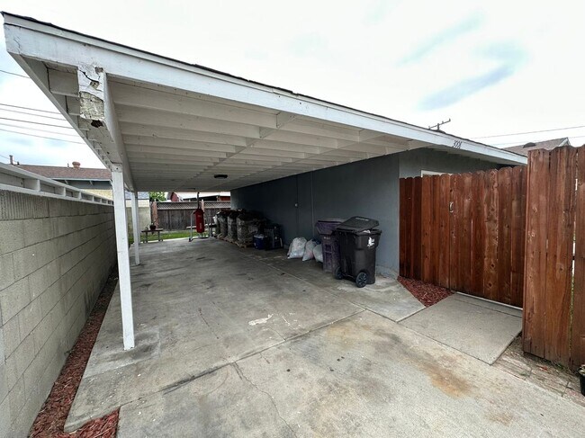 Building Photo - 3008 70th St