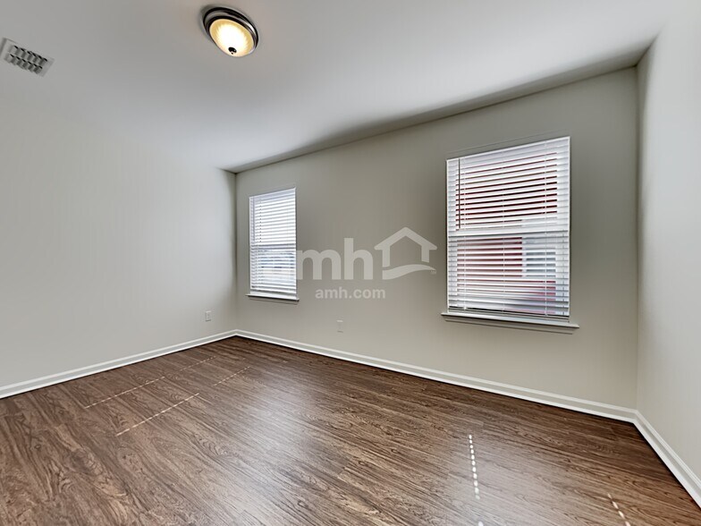 Building Photo - 108 Basket Grass Ln