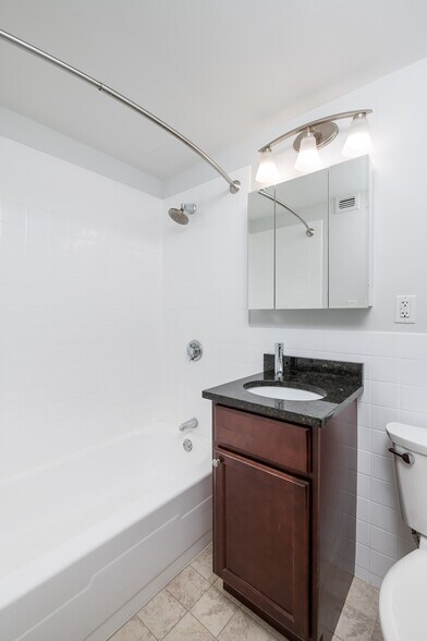 Building Photo - 1410 Columbia Rd