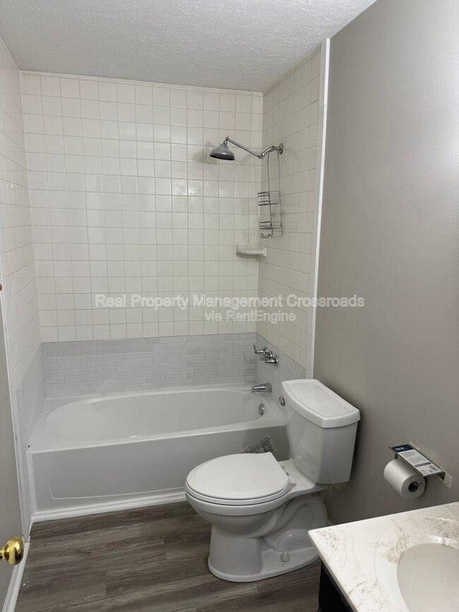 Building Photo - 832 N California St