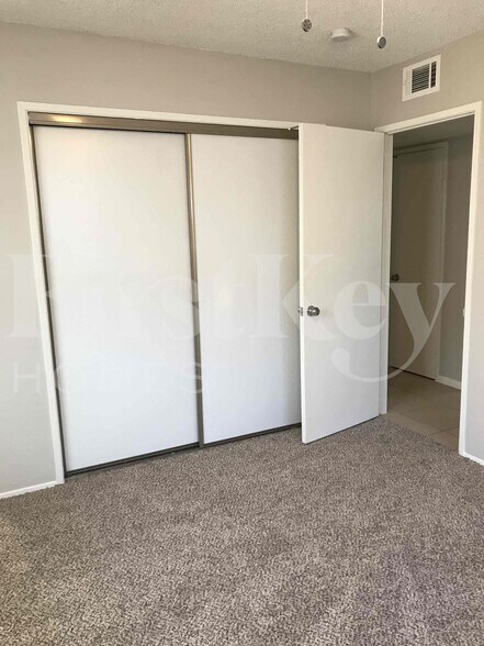 Building Photo - 1810 Renada Cir