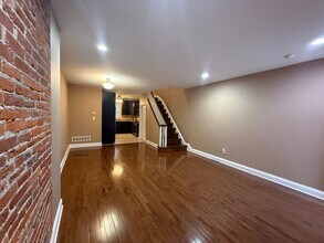 Building Photo - Charming South Philly Home in the Pennsport/Queen Village Area