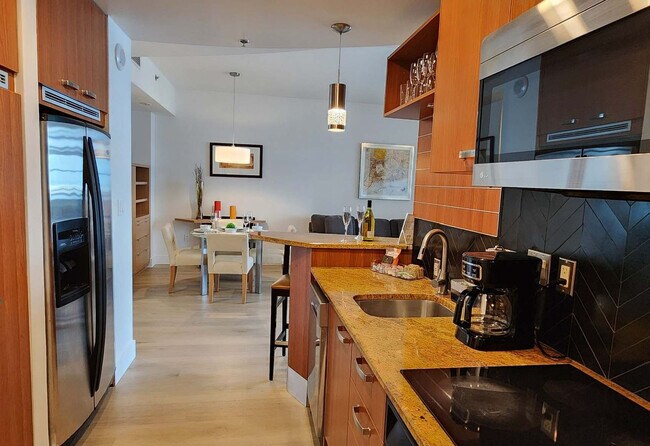 Building Photo - 1395 Brickell Bay Dr