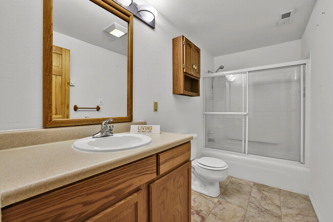 Building Photo - 6674 Chantilly Pl