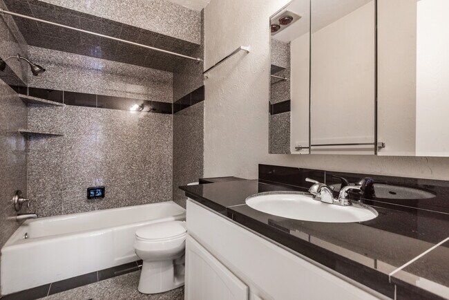 Building Photo - 960 E 100 S